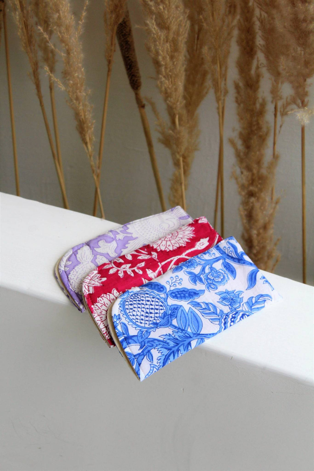 Floral jaal sunglass cover set