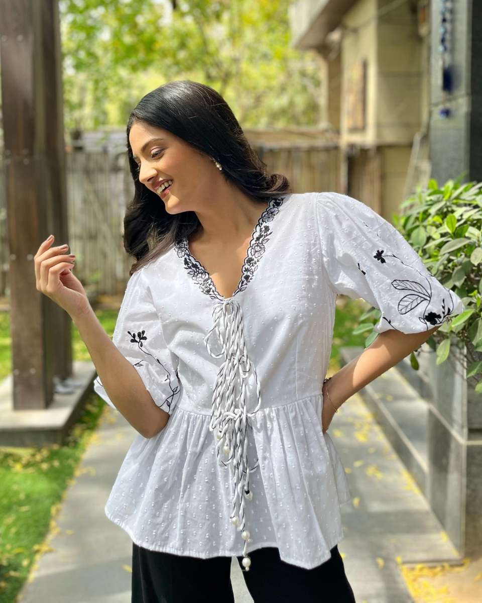 White Floral Embroidered Top – Nero India