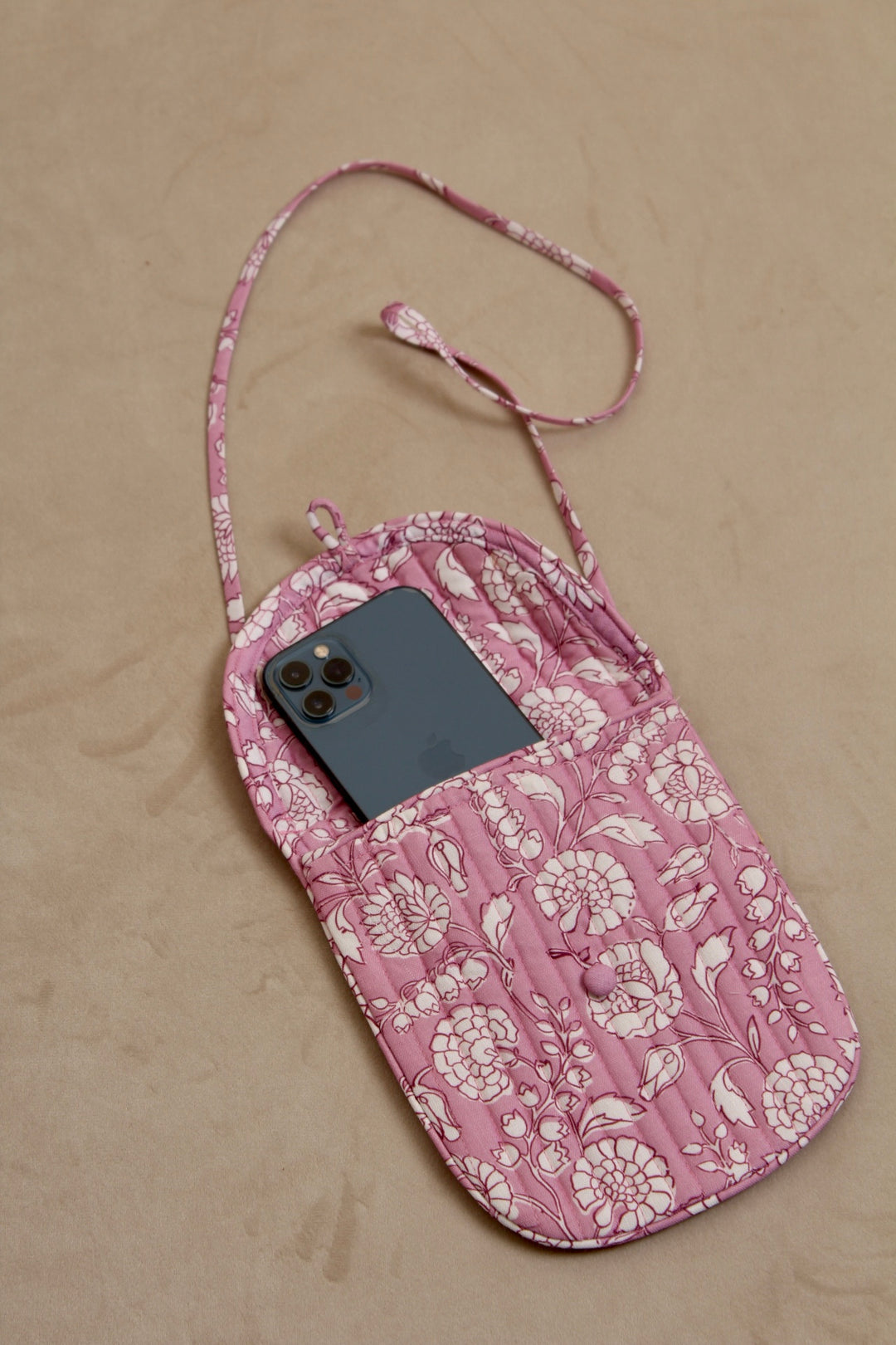 Cameo Pink Mobile Cover Bag