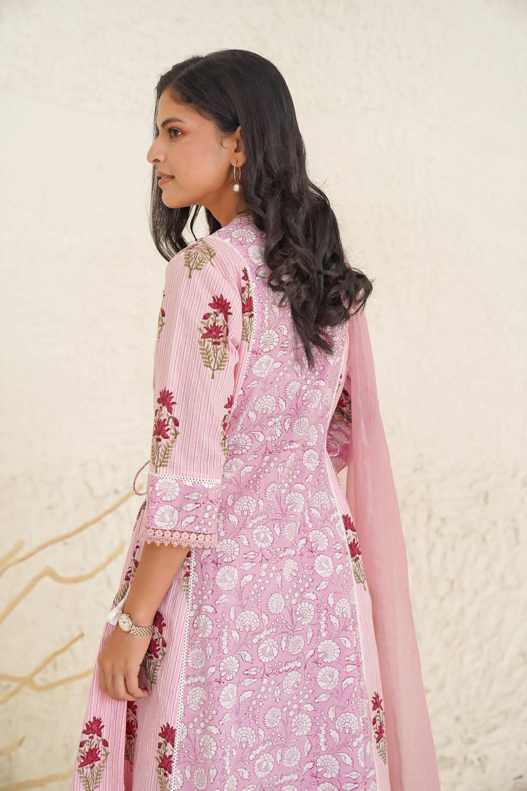 Pink cameo kurta with pegges pants
