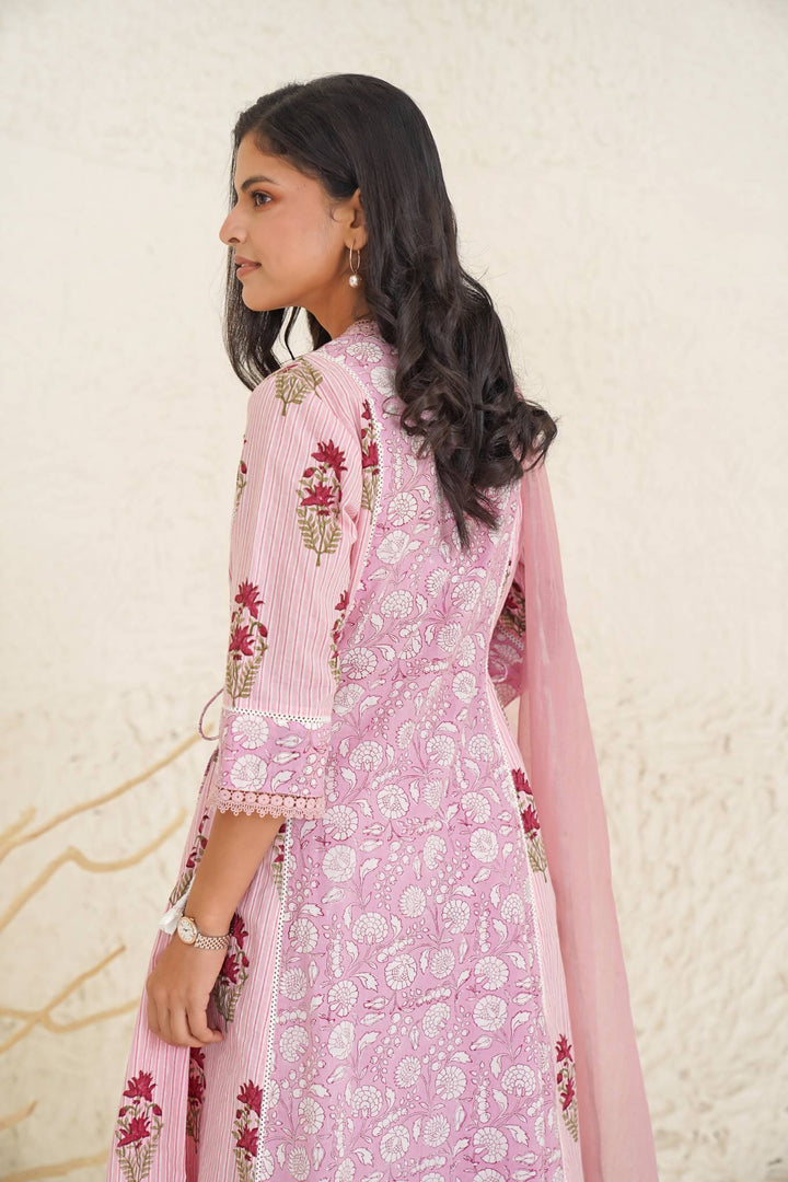Pink cameo kurta with pegges pants
