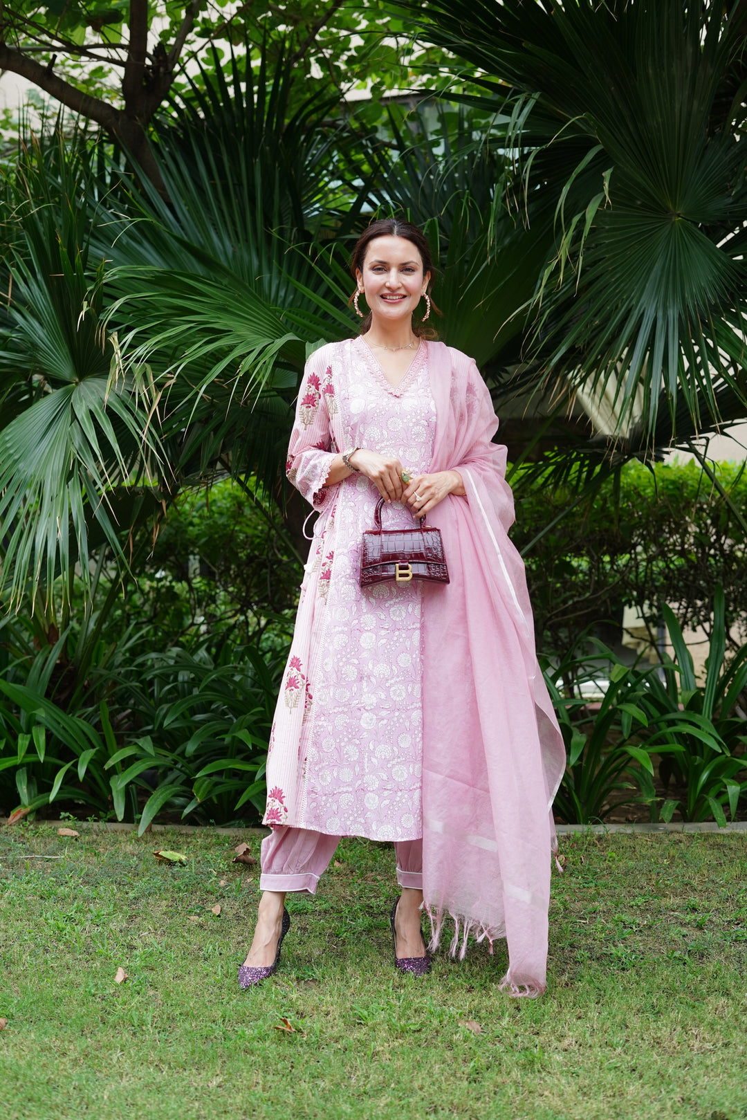 Pink cameo kurta with pegged pants