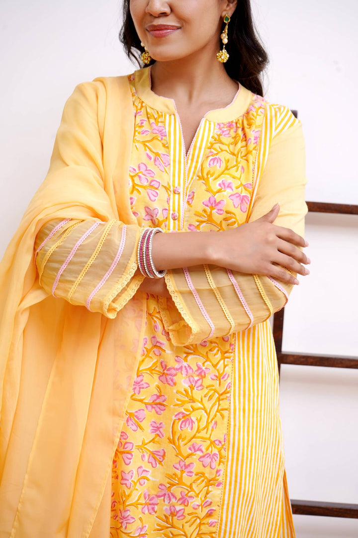 Sunshine plumeria dupatta