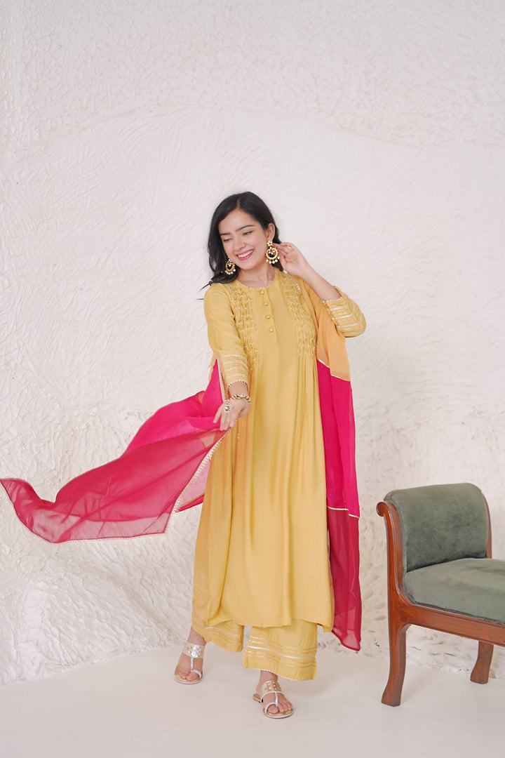 Gold Fuchsia dupatta