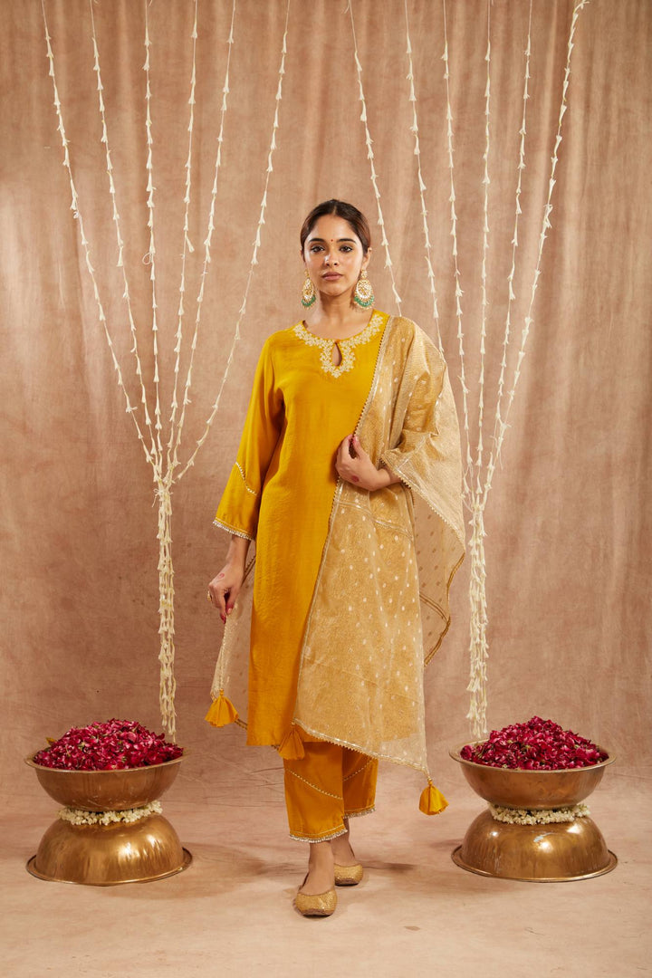 Golden Dori Chanderi Kurta with Narrow Pants and Dupatta - Set of 3