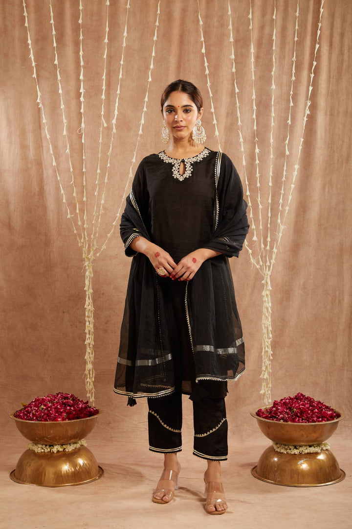 Black Dori Chanderi Kurta with Narrow Pants and Dupatta - Set of 3