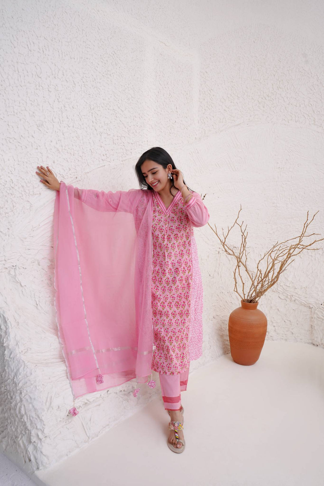 Petunia pink dupatta