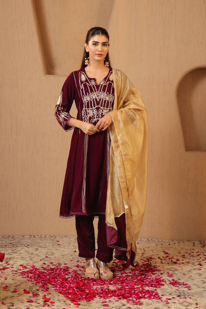 Wine Gota Scallop Dupatta