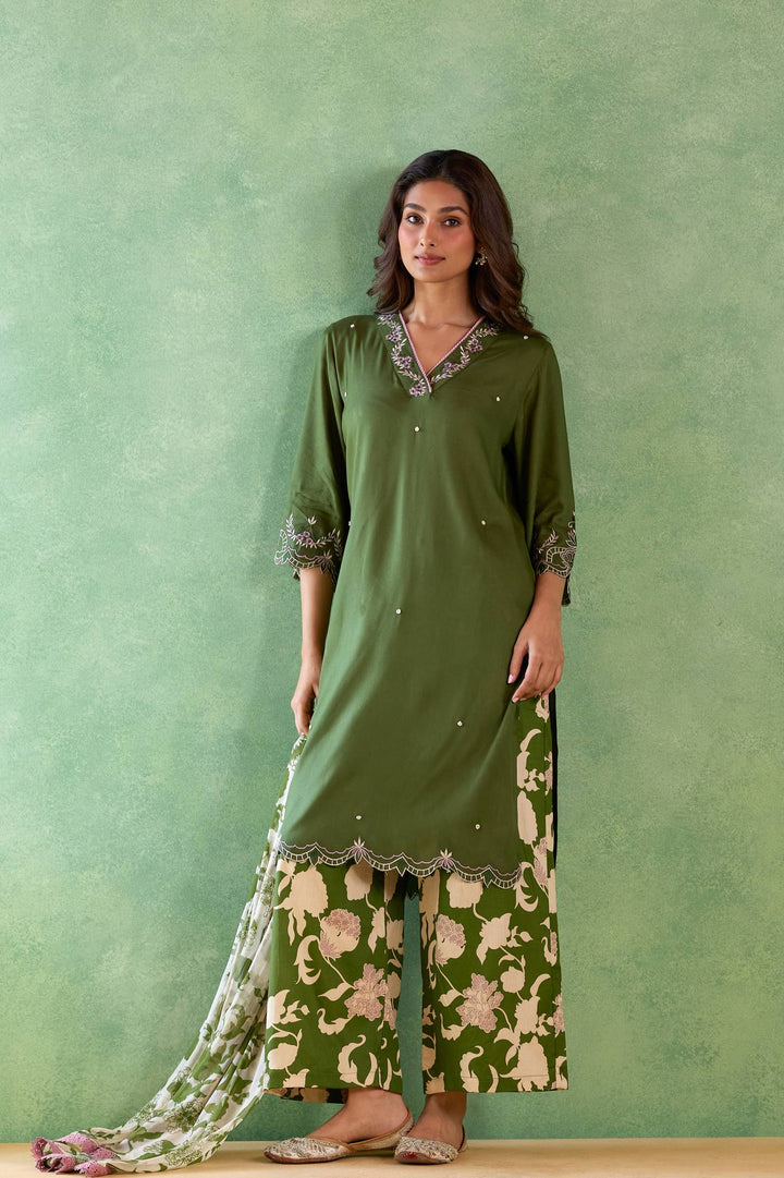 Moss Petal Scallop Kurta with Flared Pants and Dupatta - Set of 3