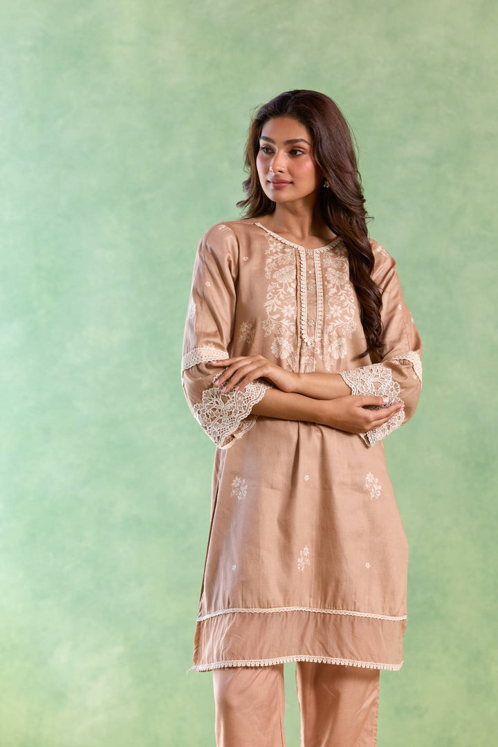 Pink Lotus Kurta with Narrow Pants - Set of 2