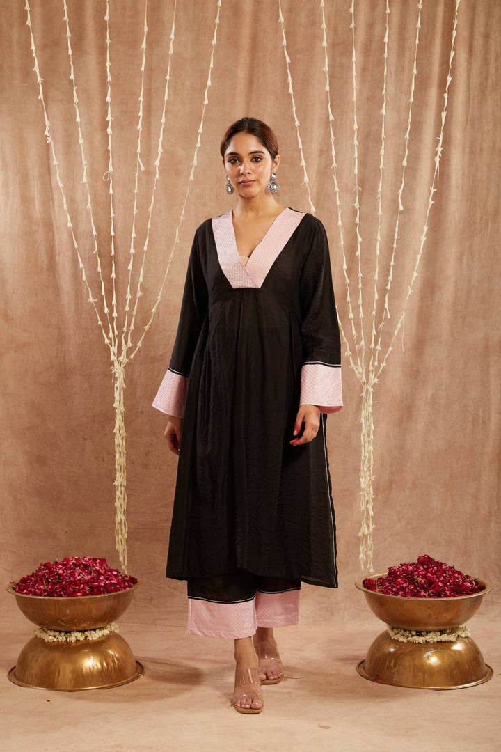 Black Zari Chanderi Kurta with Narrow Pants - Set of  2