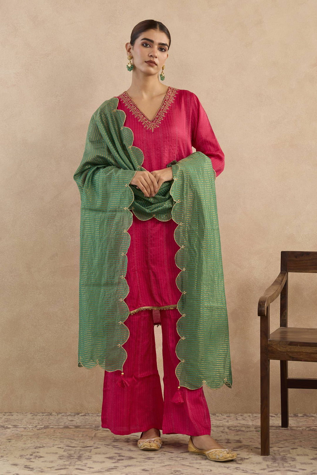 Fuchsia Green Scallop Dupatta