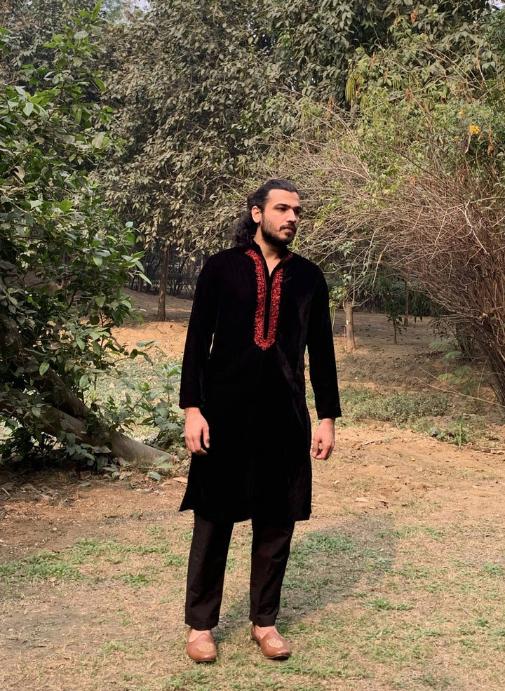 Black Bloom Embroidered Velvet Kurta