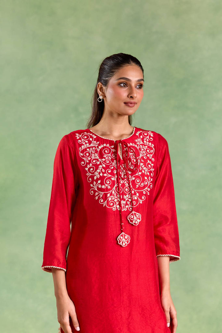 Red Blossom Dori Chanderi Kurta with Straight Pants - Set of 2