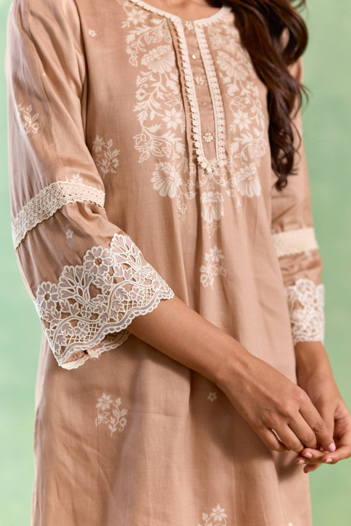 Pink Lotus Kurta with Narrow Pants - Set of 2