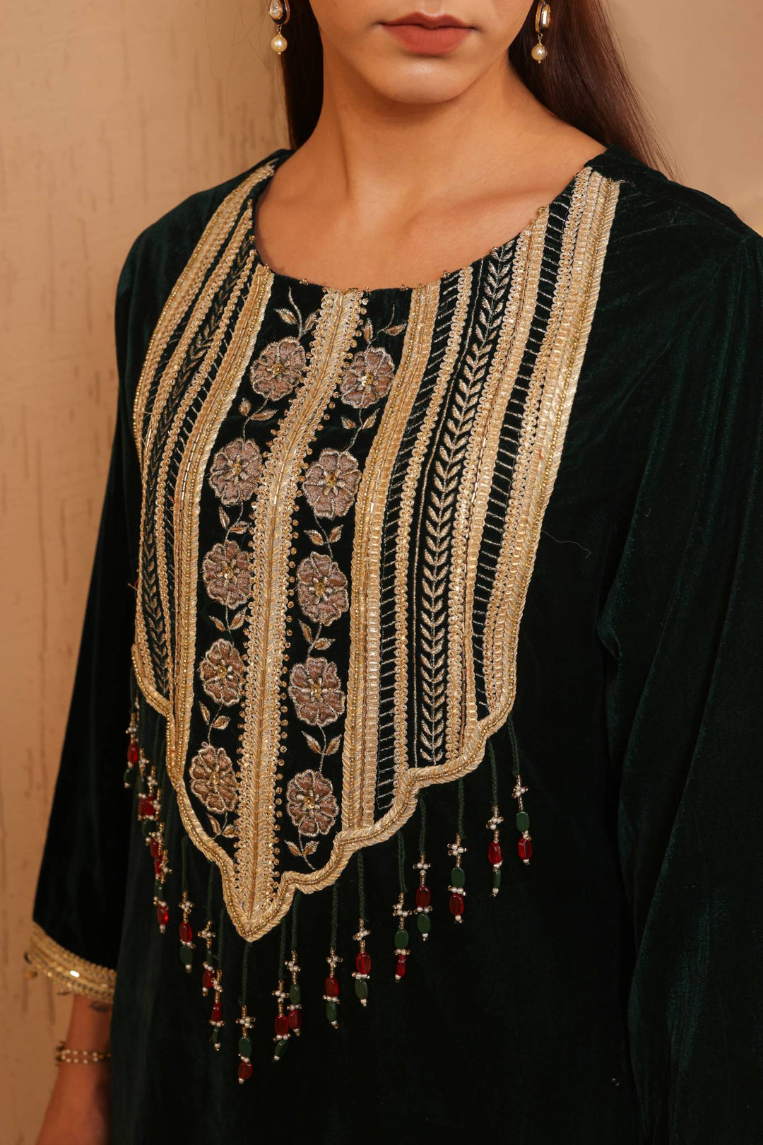 Emerald Petal Beaded Velvet Tunic with Narrow Pants