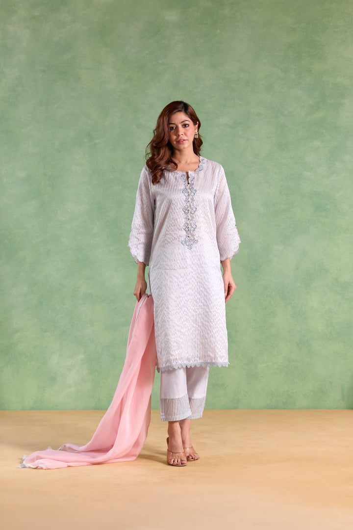 Sky Scallop Zari Kurta with Narrow Pants and Dupatta - Set of 3