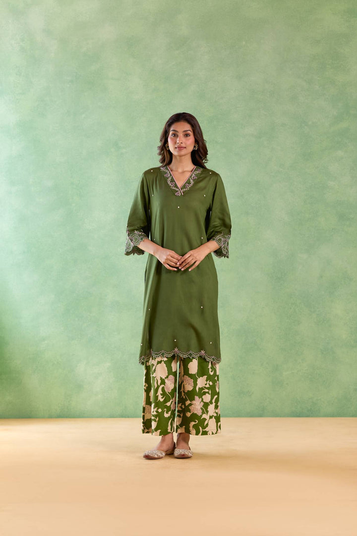 Moss Petal Scallop Kurta with Flared Pants and Dupatta - Set of 3