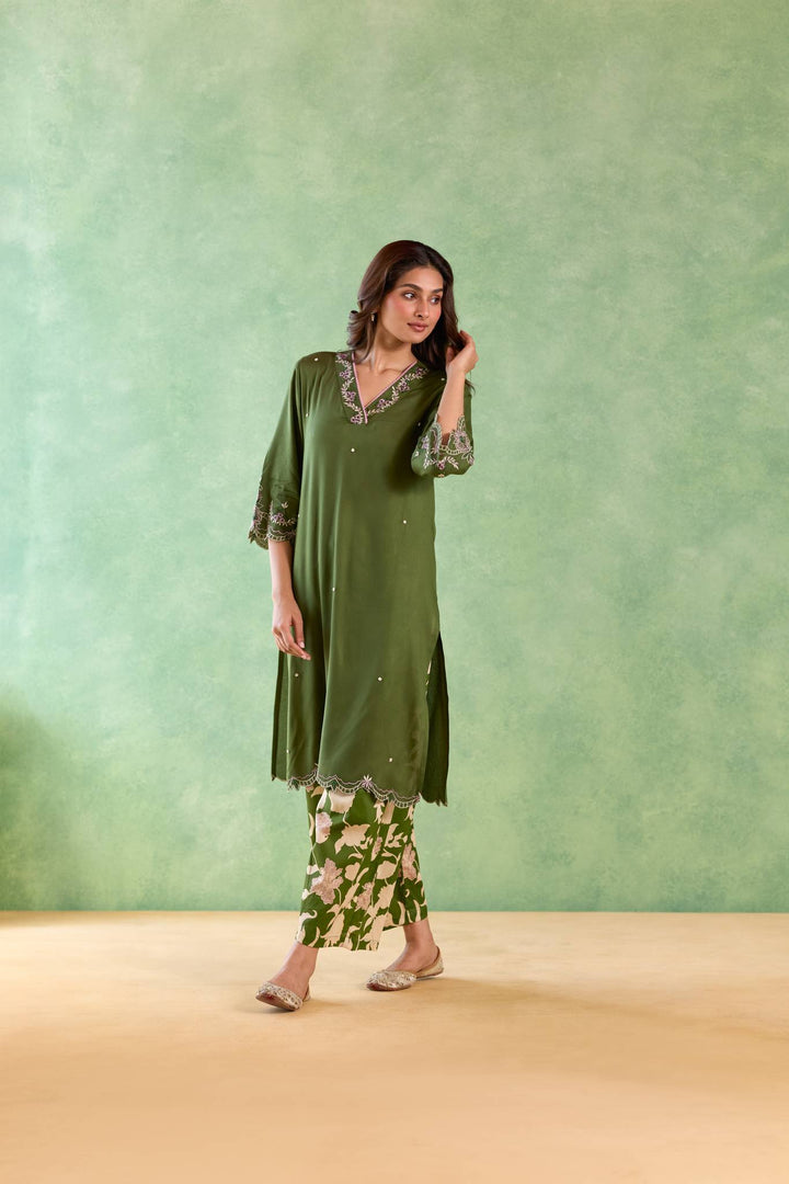 Moss Petal Scallop Kurta with Flared Pants and Dupatta - Set of 3