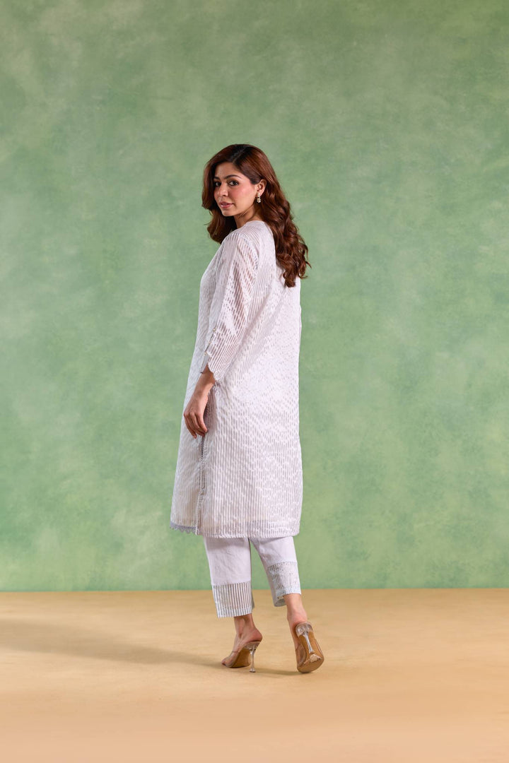 Sky Scallop Zari Kurta with Narrow Pants and Dupatta - Set of 3