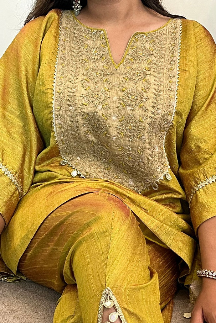 Olive Lily Dori Kaftan with Tulip Pants - Set of 2