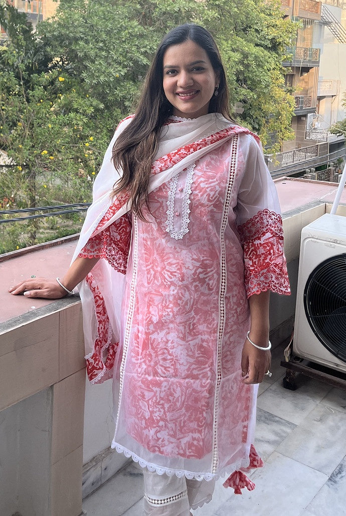 Rose Floral Embroidered Kurta with Narrow Pants - Set of 2
