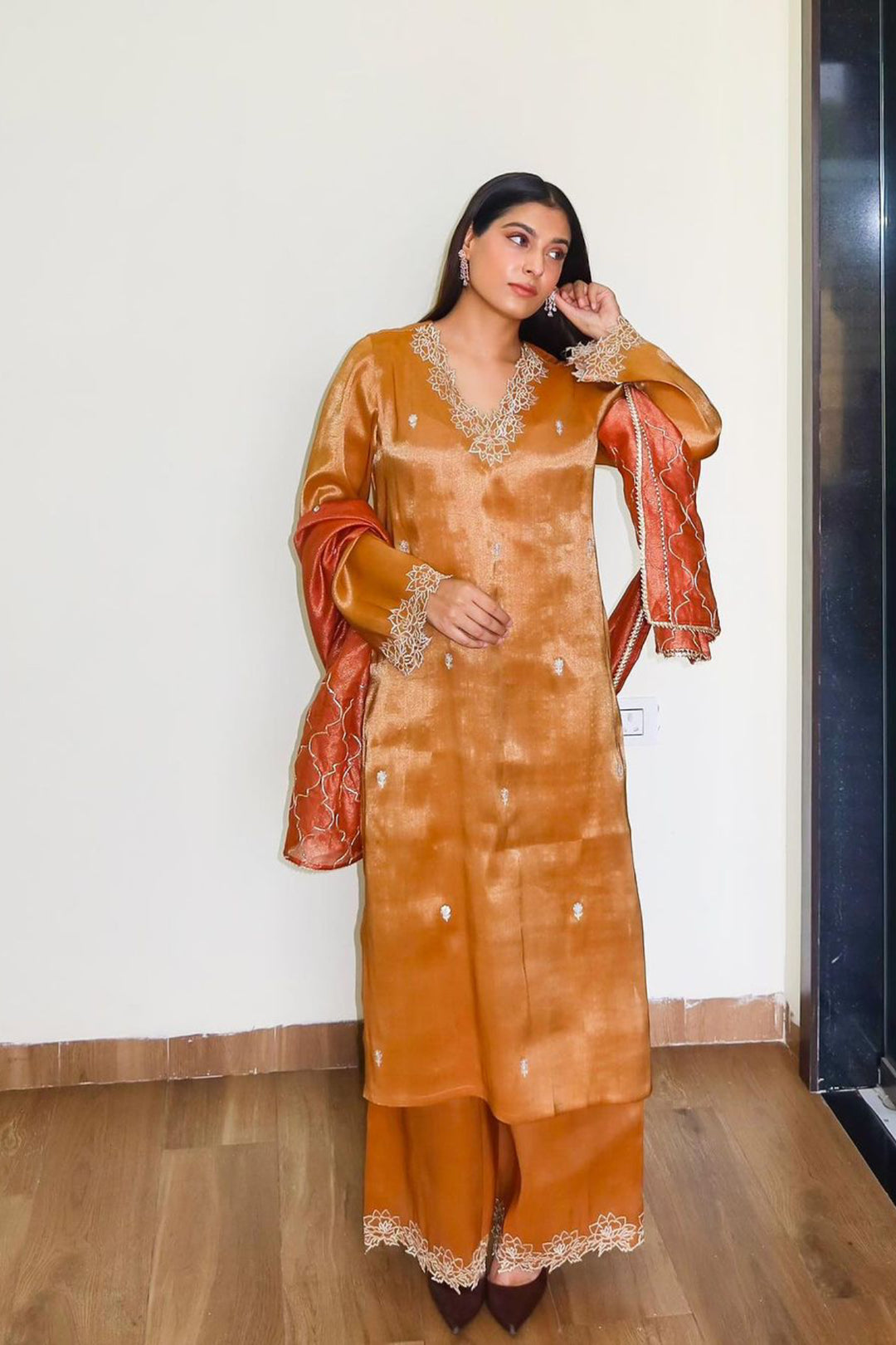 Amber Zari Kurta Set - Pallavi balani